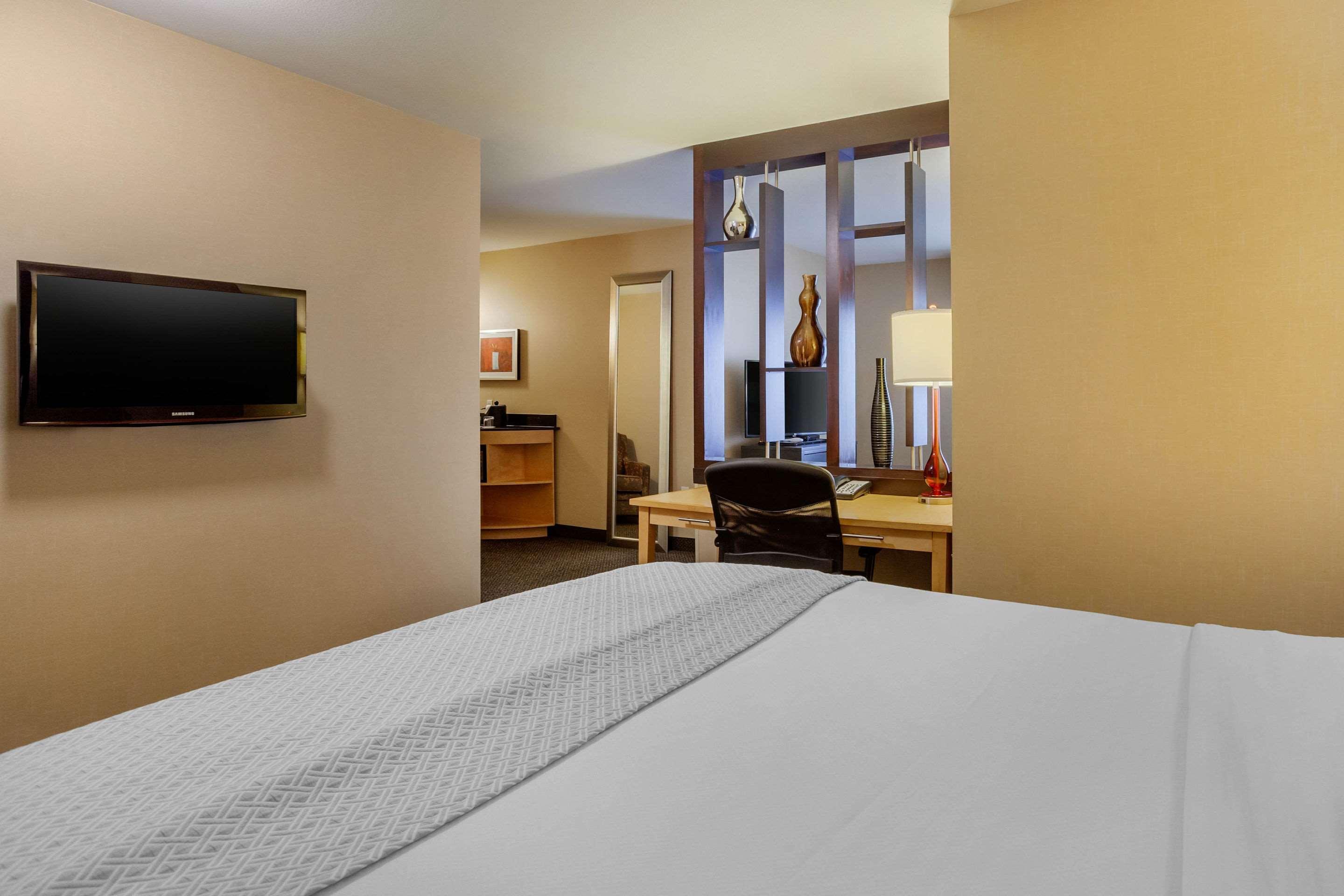 Cambria Hotel Ft Collins Fort Collins Exterior photo